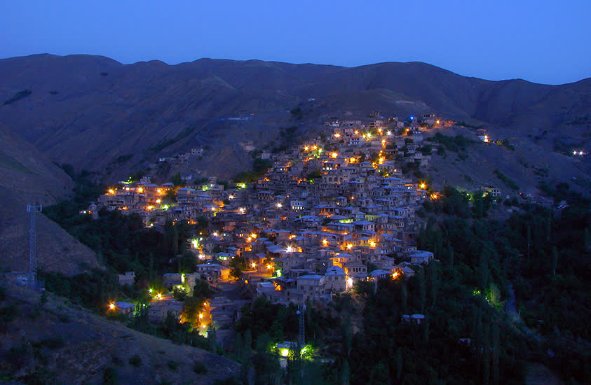 روستای کنگ در شب